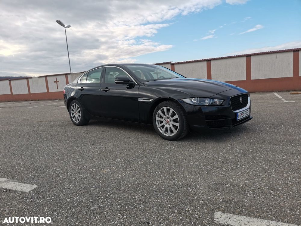 Jaguar XE - 1