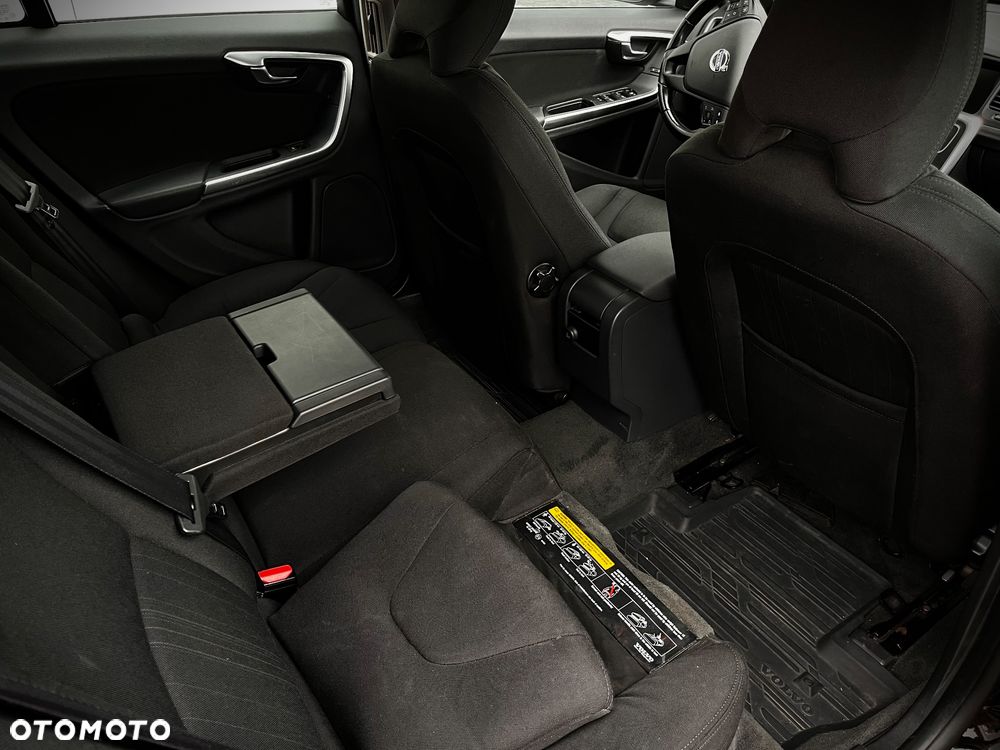 Volvo V60 D2 Kinetic - 28