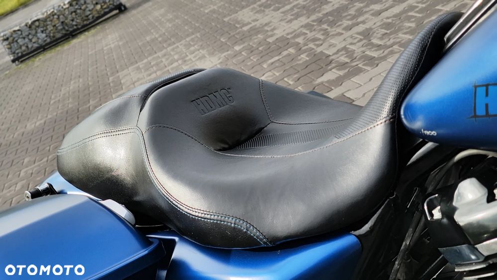 Harley-Davidson Touring Street Glide - 22