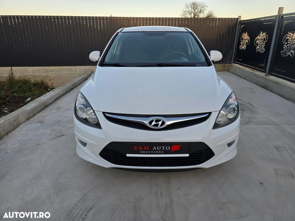 Hyundai i30 1.6 CRDI blue Classic - 1