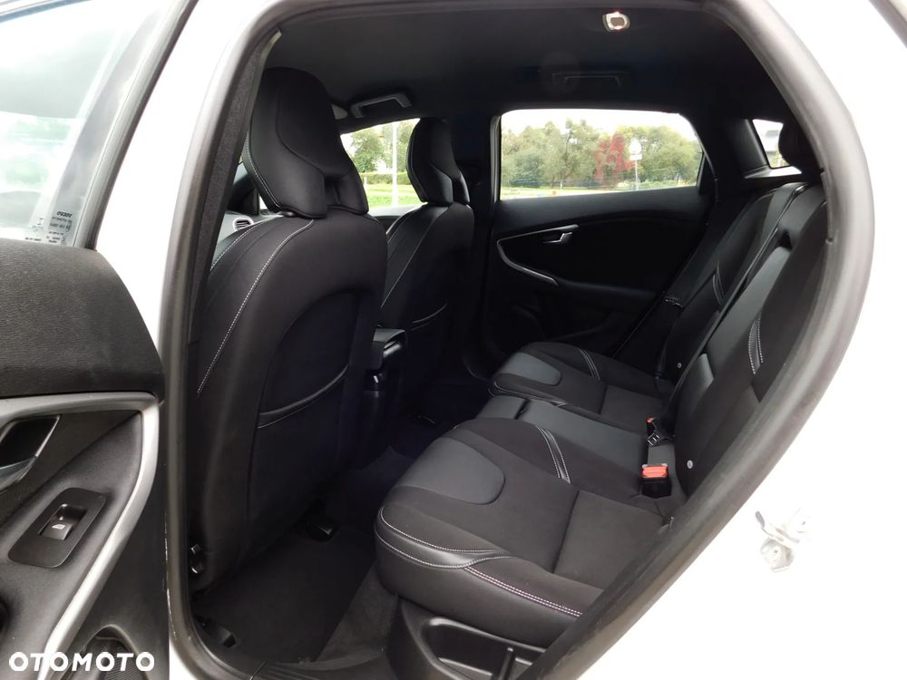 Volvo V40 T2 Kinetic - 16
