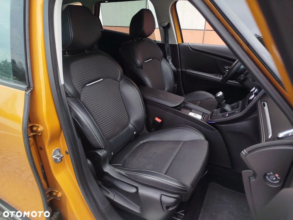 Renault Scenic ENERGY TCe 130 S&S Paris - 11