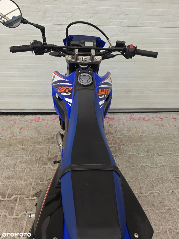 Yamaha WR - 27