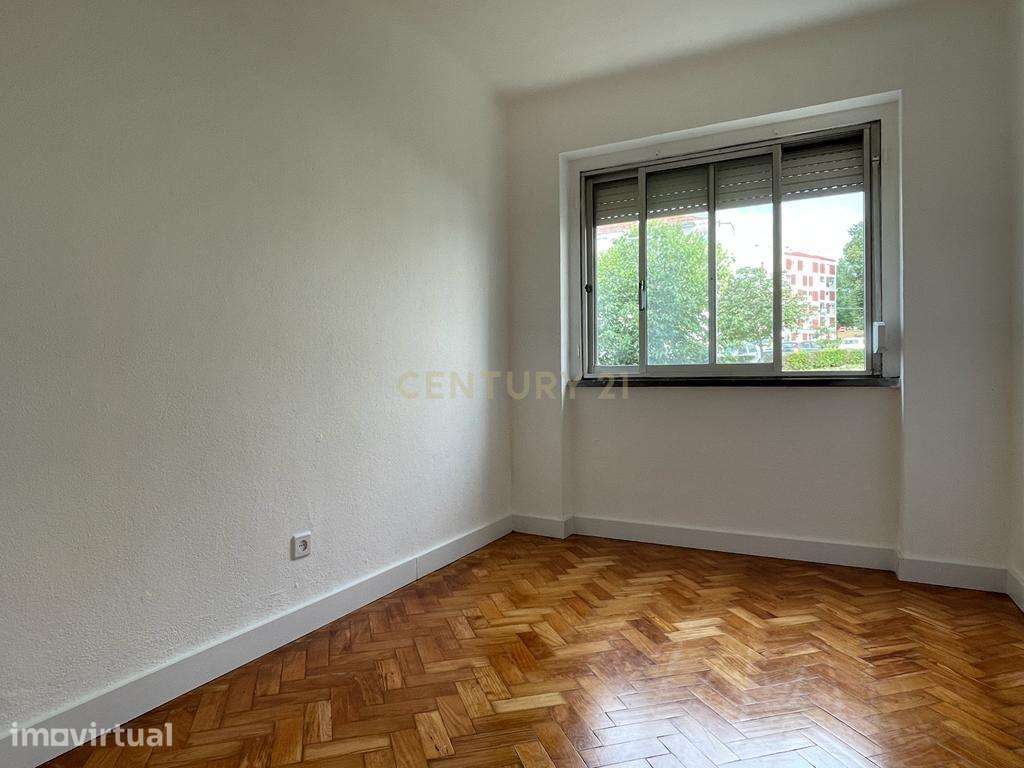Apartamento T3 para Arrendamento em Benfica - Grande imagem: 2/11
