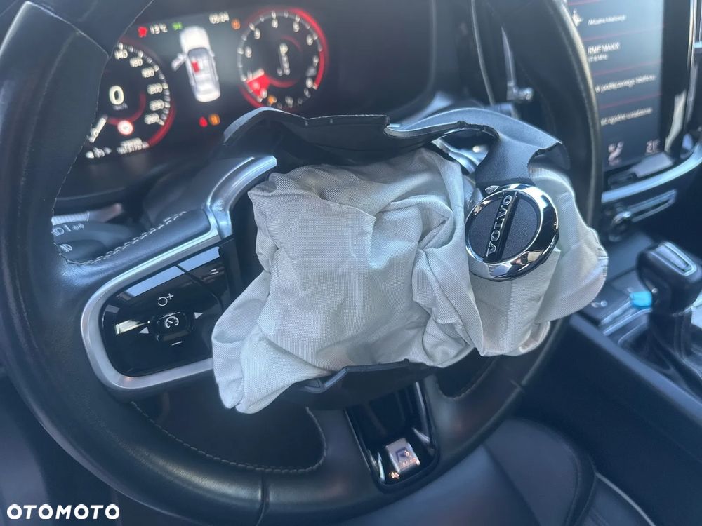 Volvo S60 T4 Momentum Pro - 33