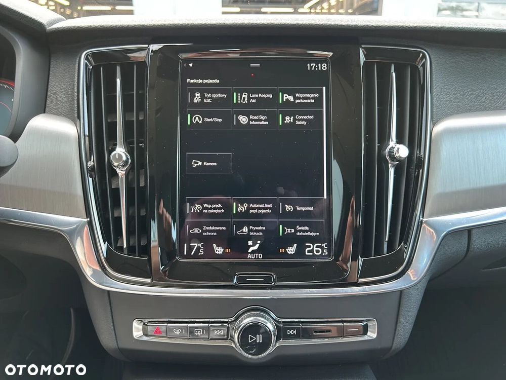 Volvo S90 D4 SCR Momentum Pro - 32