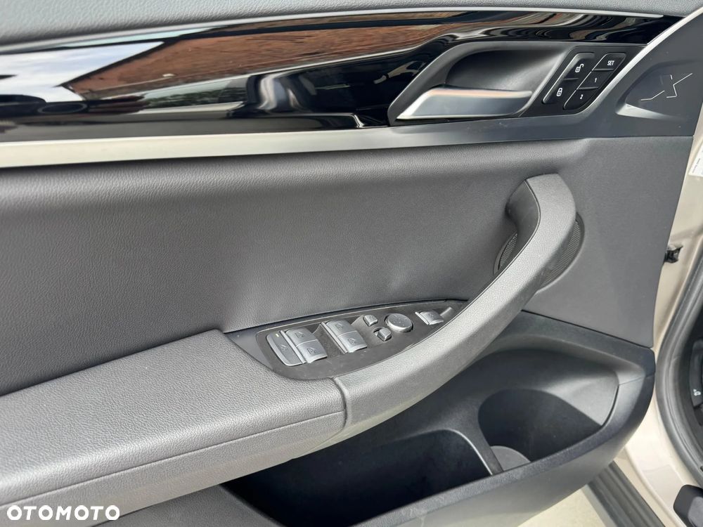 BMW iX3 80kWh Impressive - 18