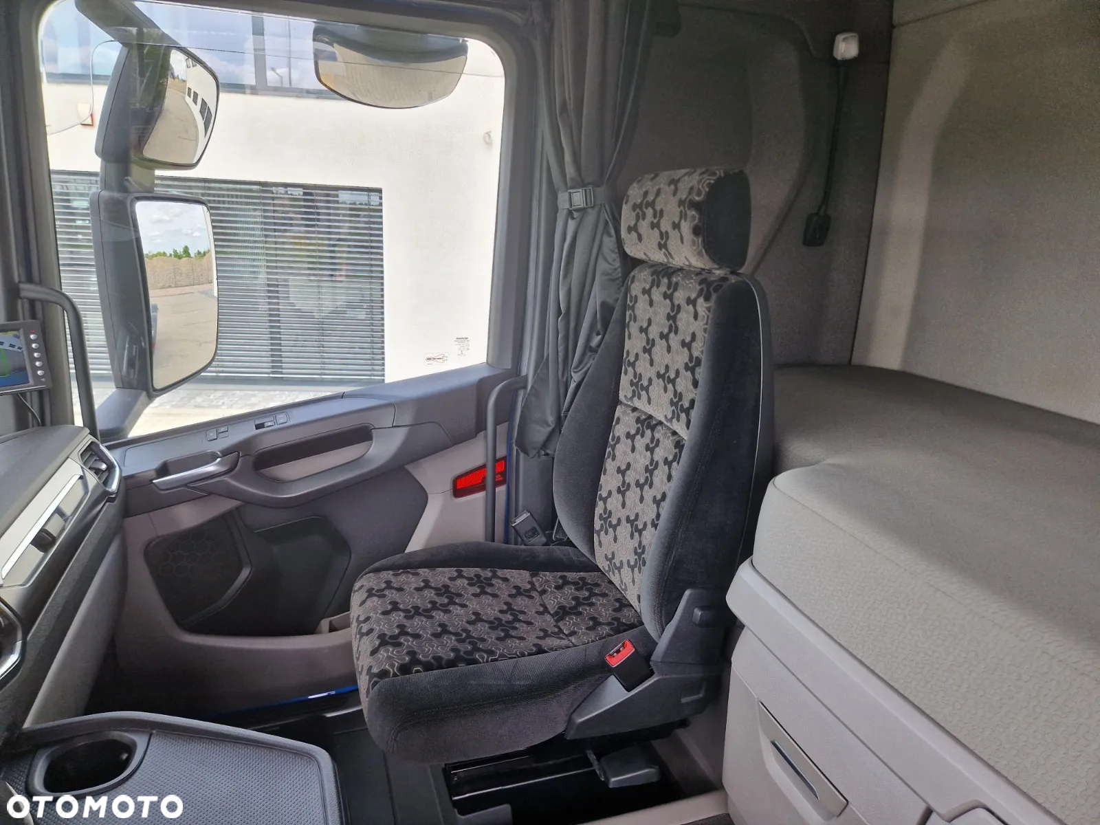 Scania R450/ HAKOWIEC PALFINGERA T20 - 31 MPA/ SKRĘTNA OŚ WLECZONA/ SERWIS NIEMCY - 21
