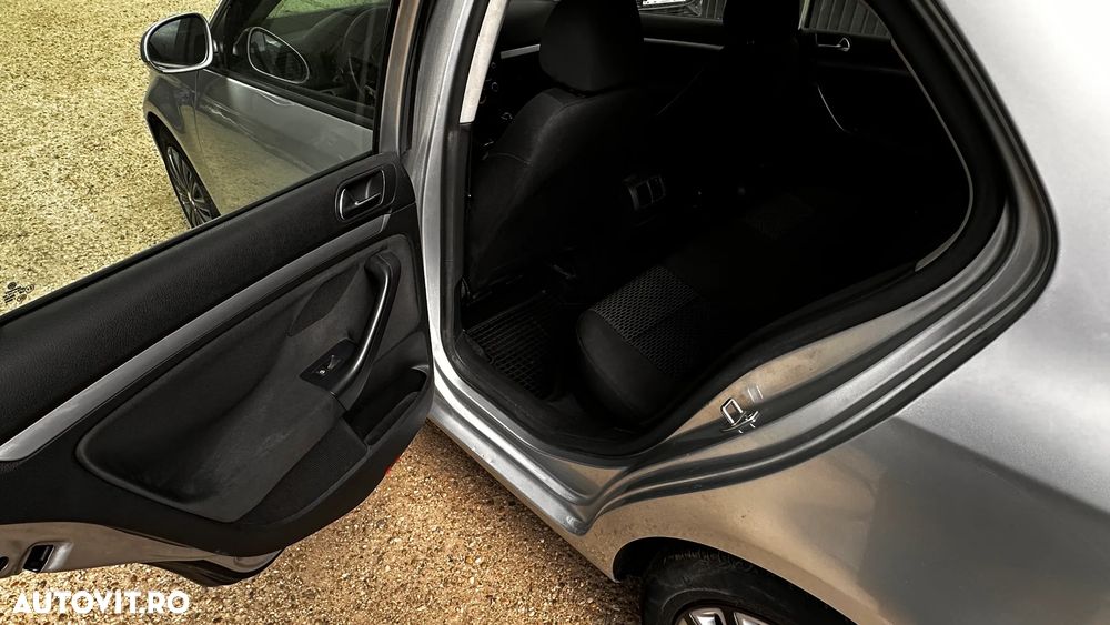 Volkswagen Jetta 1.6 TDI DPF Trendline - 13