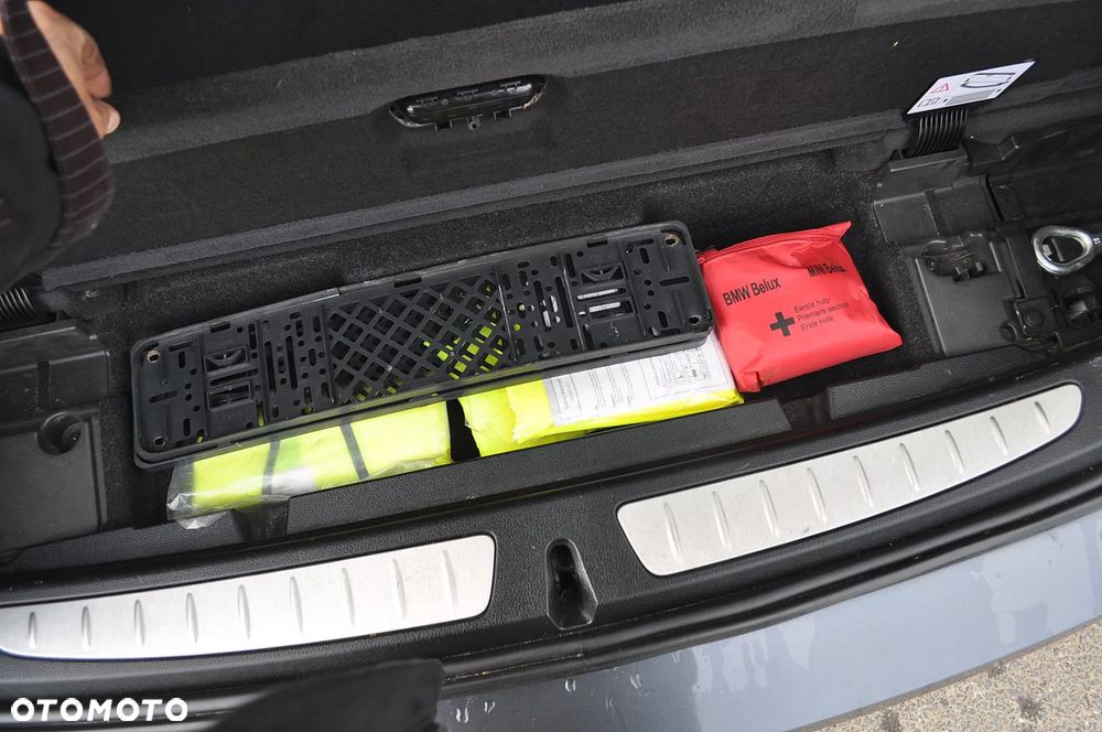 BMW Seria 3 318d Sport Line - 17