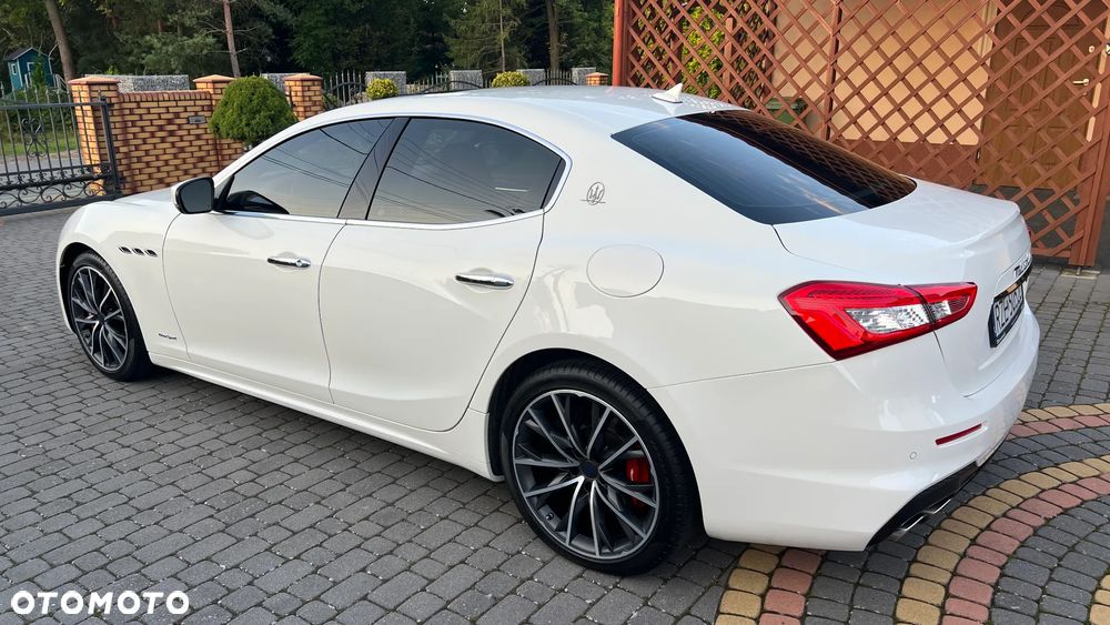 Maserati Ghibli S GranSport - 13