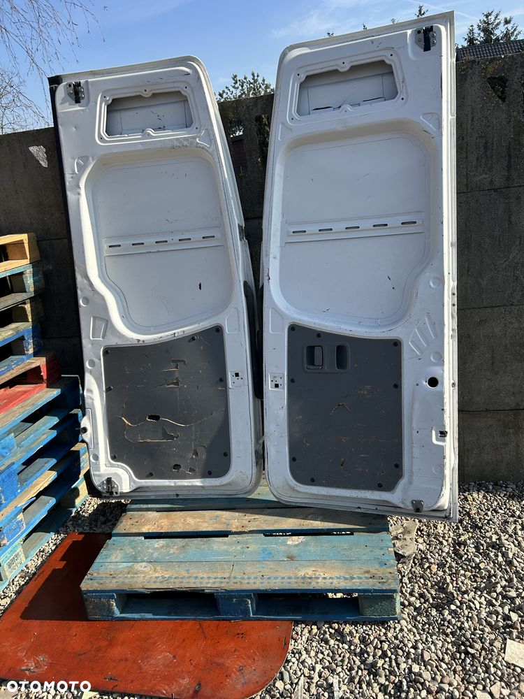 Drzwi tylne do Mercedesa Sprintera 906 z 2016 r lift - 5