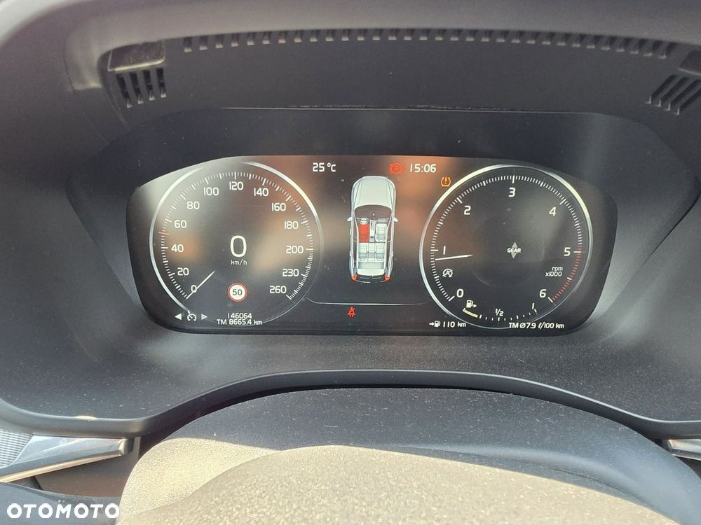 Volvo XC 60 D4 SCR AWD R-Design - 24
