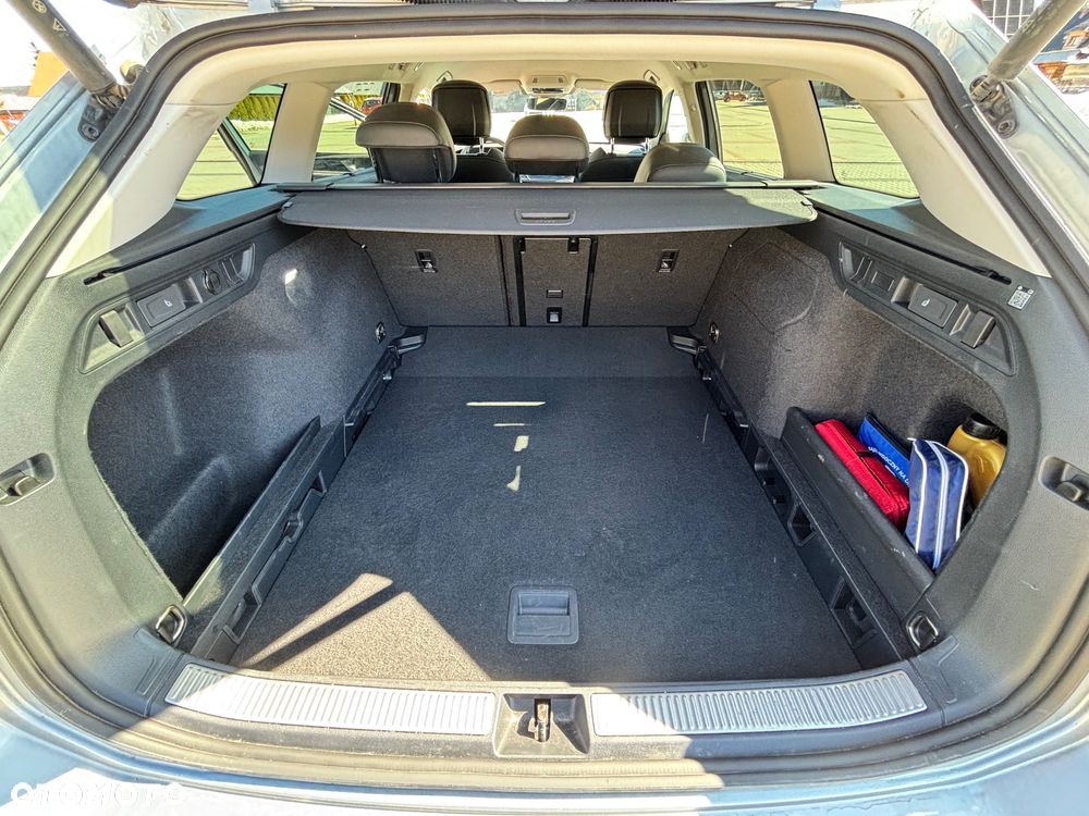 Volkswagen Passat - 10