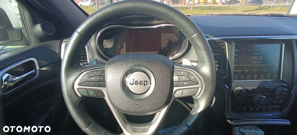 Jeep Grand Cherokee - 19