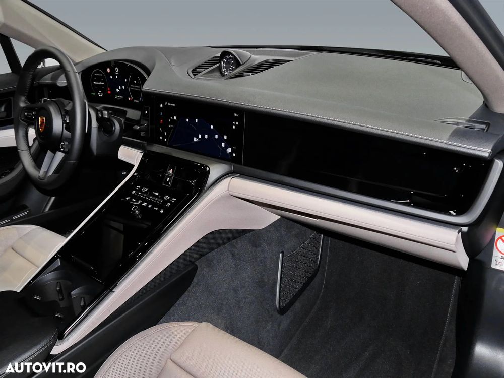 Porsche Panamera 4 E-Hybrid - 26