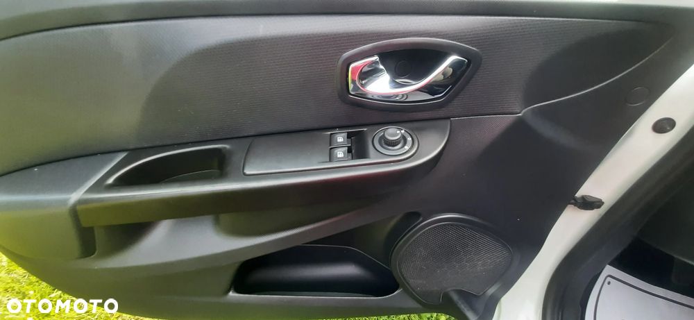 Renault Clio - 36