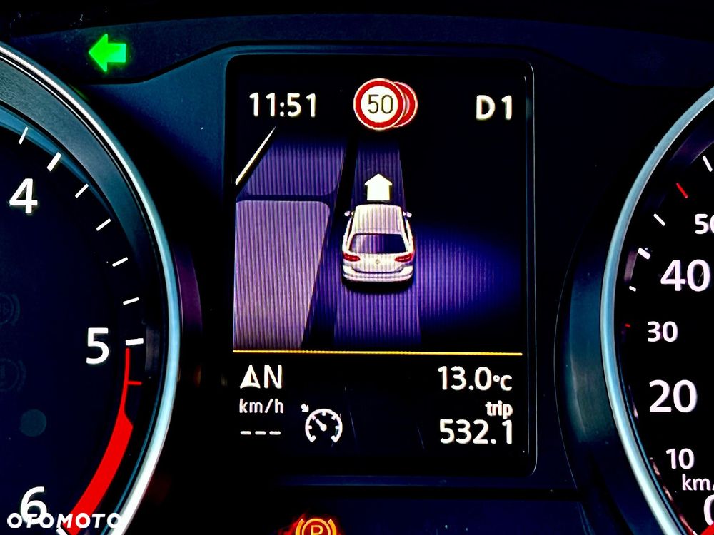 Volkswagen Passat Variant 2.0 TDI SCR 4Motion DSG Highline - 22