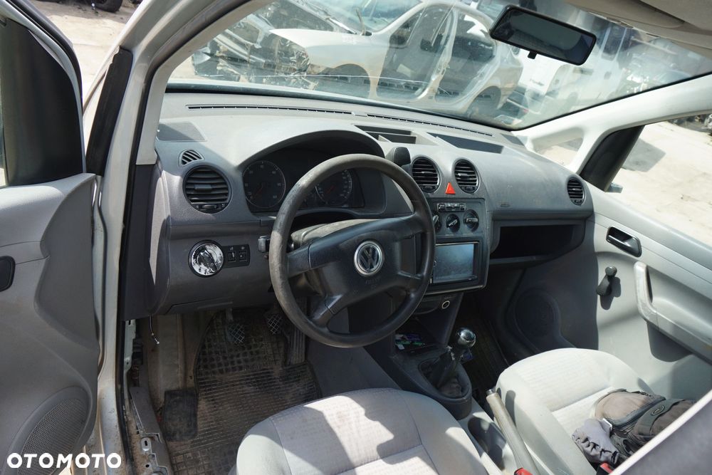 VOLKSWAGEN CADDY III PH1 2005 LA7W 1.9 TDI BJB 105KM GQR SREBRNY na części - 9
