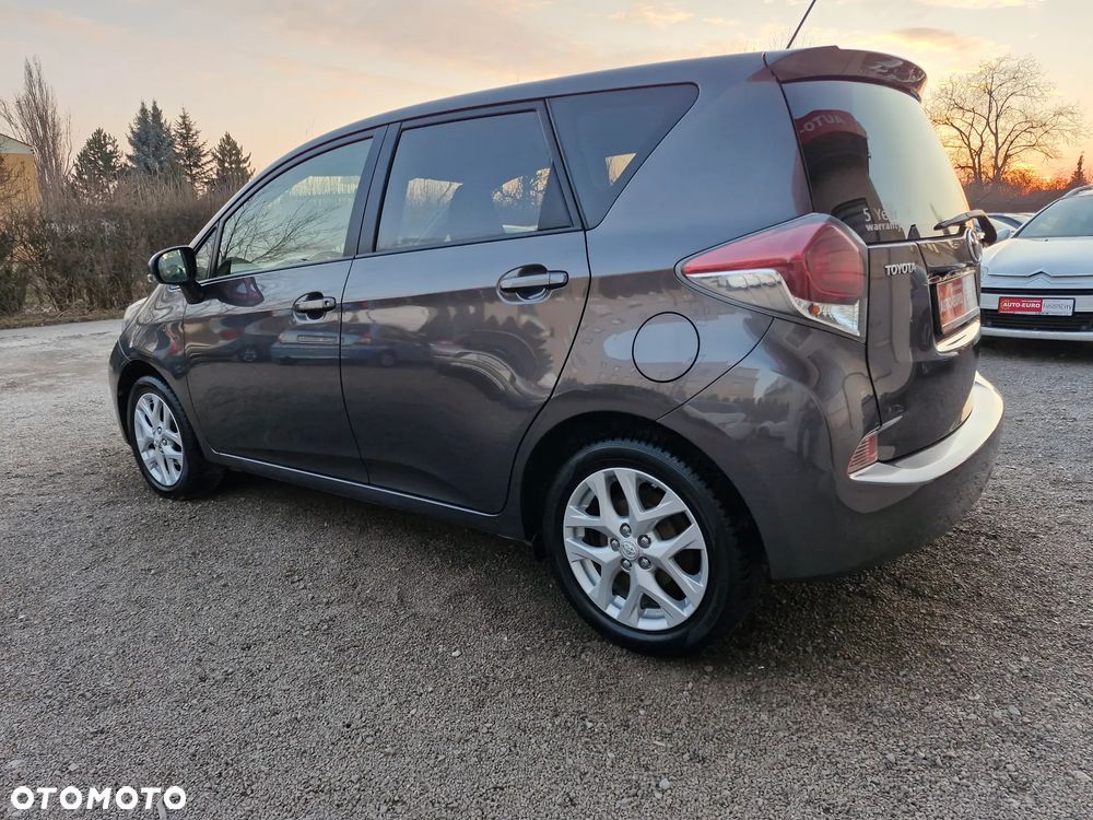 Toyota Verso S 1.33 Premium - 3