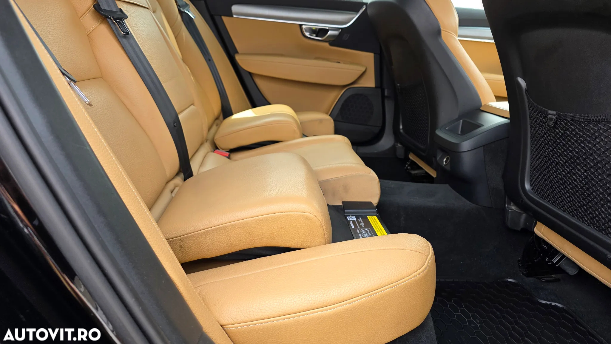 Volvo V90 D4 Geartronic Momentum Pro - 22