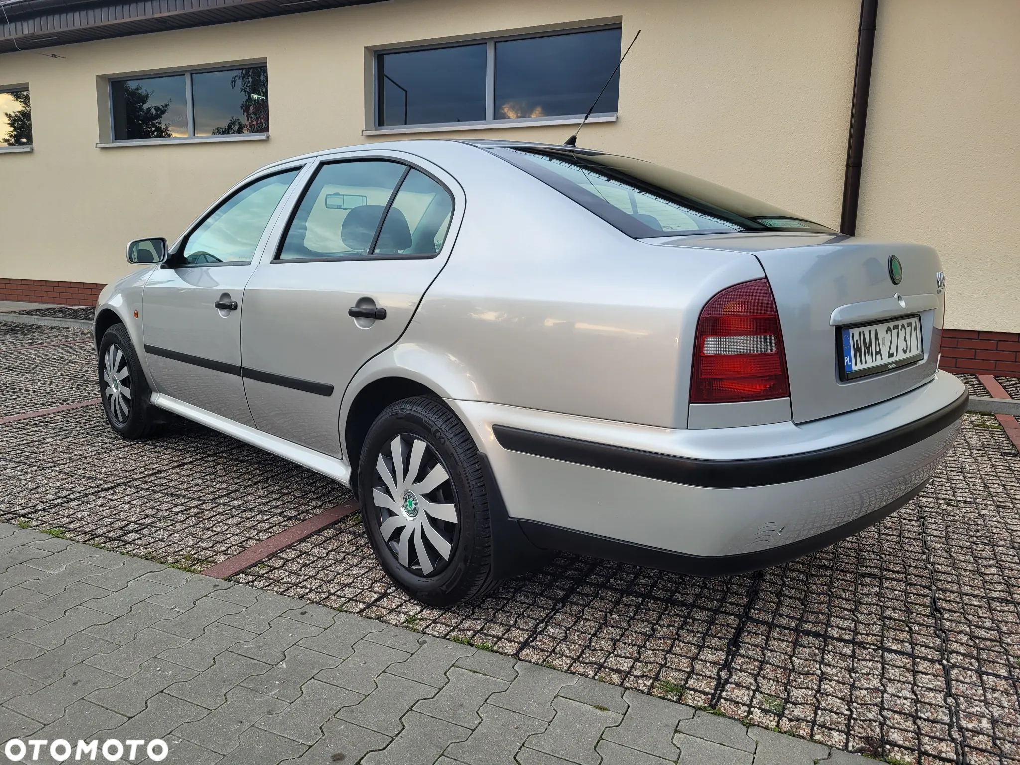 Skoda Octavia 1.6 GLX - 6