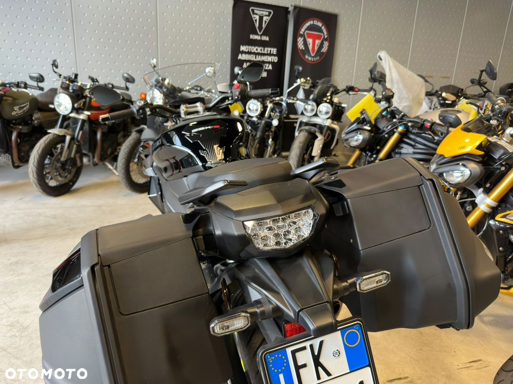Suzuki GSX 1000 - 21