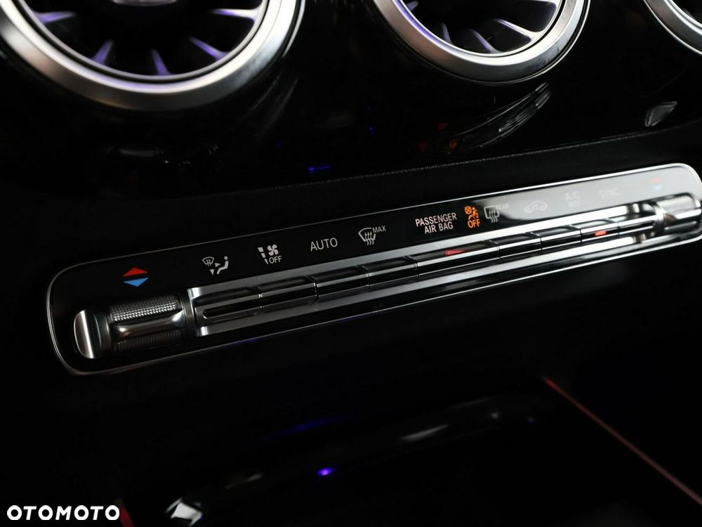Mercedes-Benz Klasa B 180 7G-DCT Progressive - 31