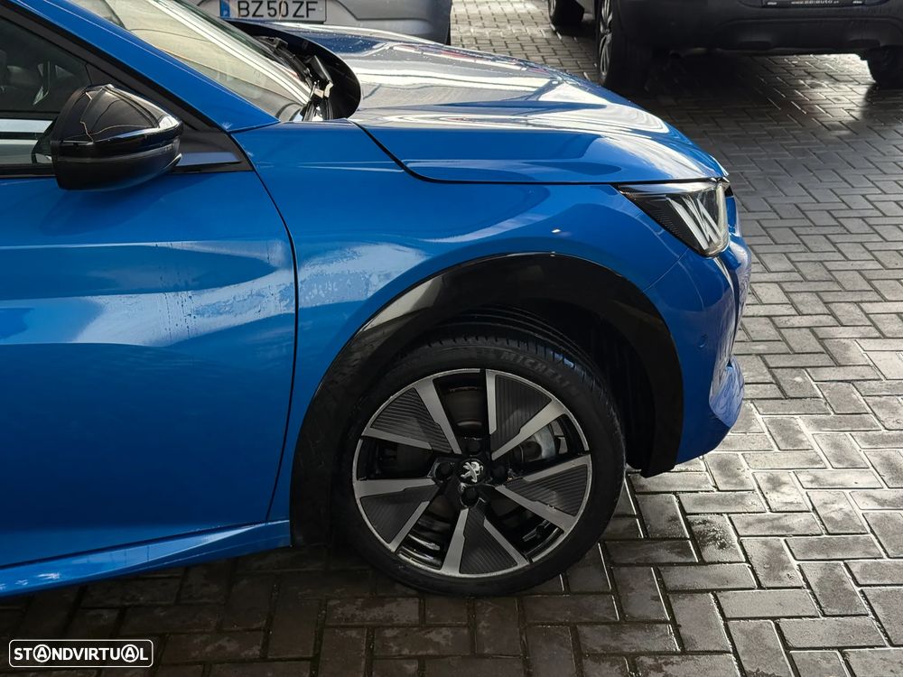 Peugeot e-208 GT - 30