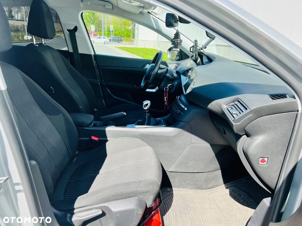Peugeot 308 e-HDi 115 Stop & Start Access - 29