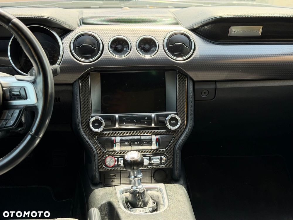 Ford Mustang 5.0 V8 GT - 14