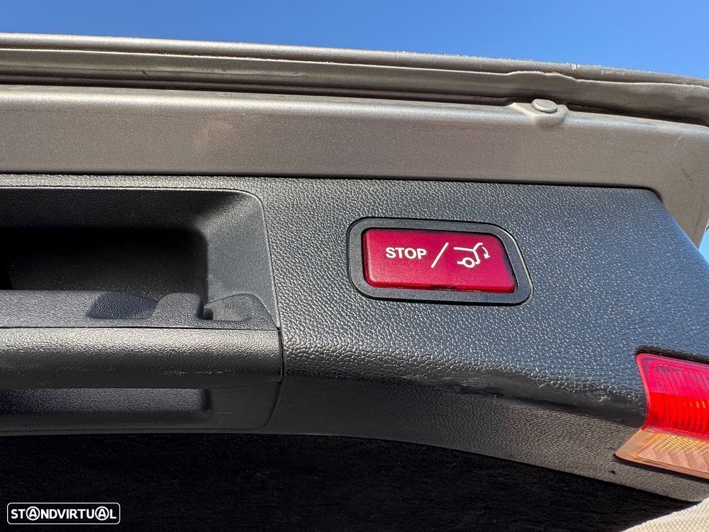 Mercedes-Benz E 300 Bluetec Hybrid Avantgarde - 16