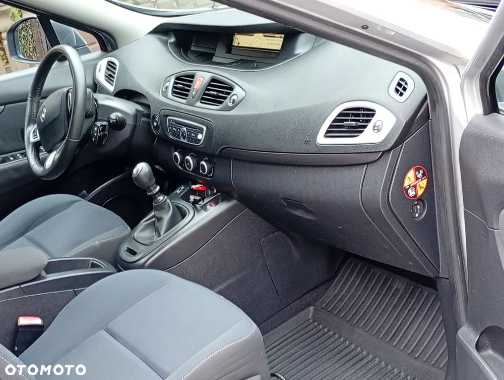 Renault Grand Scenic - 13