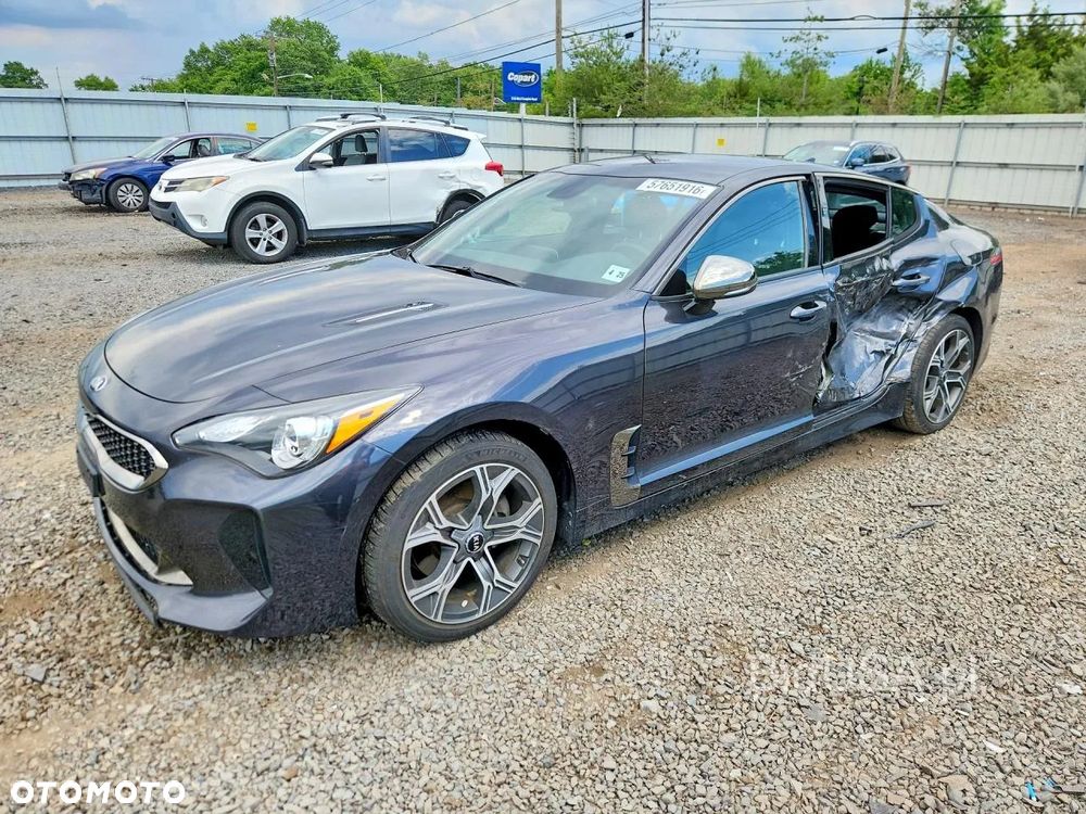 Kia Stinger - 2