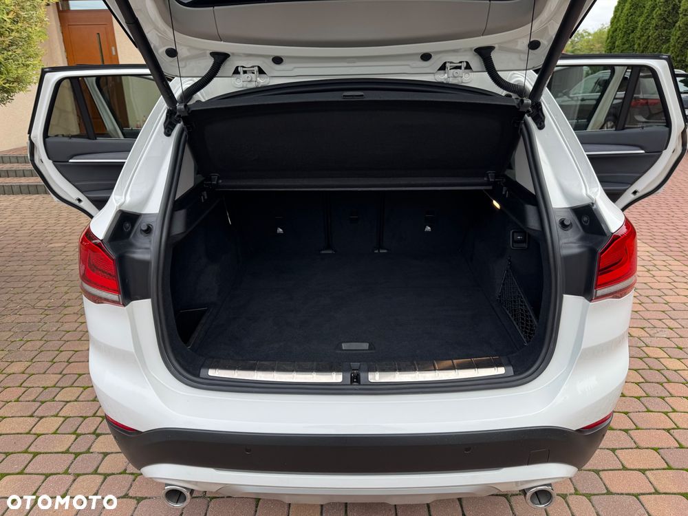 BMW X1 sDrive18d xLine - 31