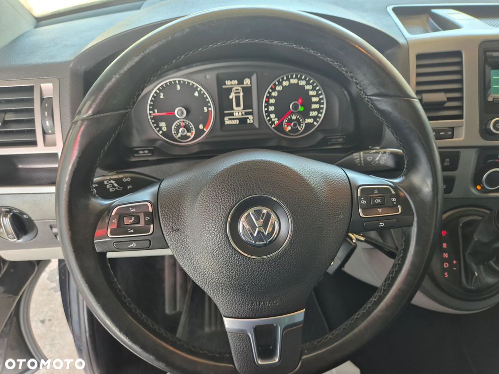 Volkswagen Caravelle - 38