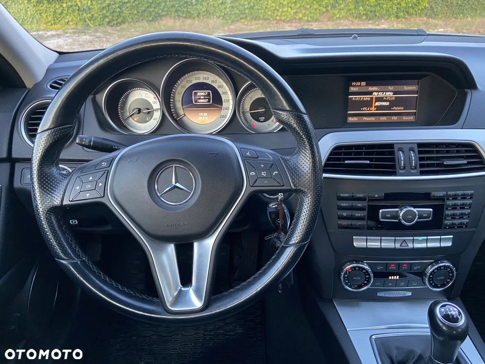 Mercedes-Benz Klasa C 180 CDI Avantgarde Edition - 27
