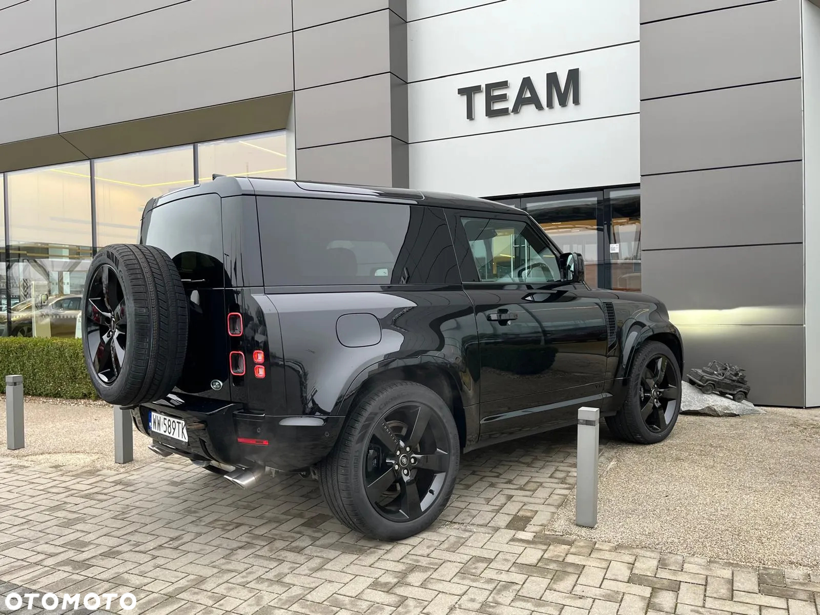 Land Rover Defender 90 5.0 P525 V8 - 6