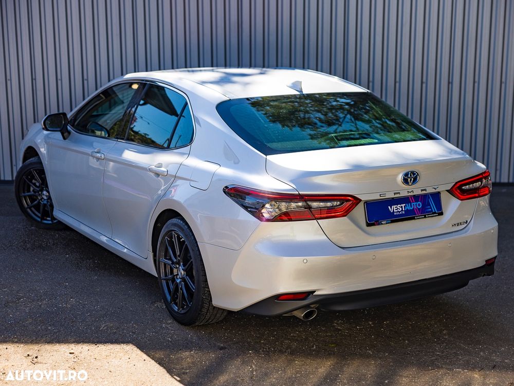 Toyota Camry 2.5 Hybrid Exclusive - 2