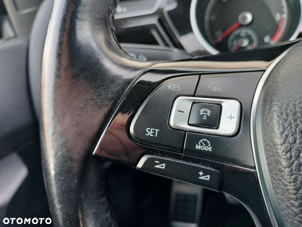 Volkswagen Touran 1.6 TDI SCR (BlueMotion Technology) SOUND - 11