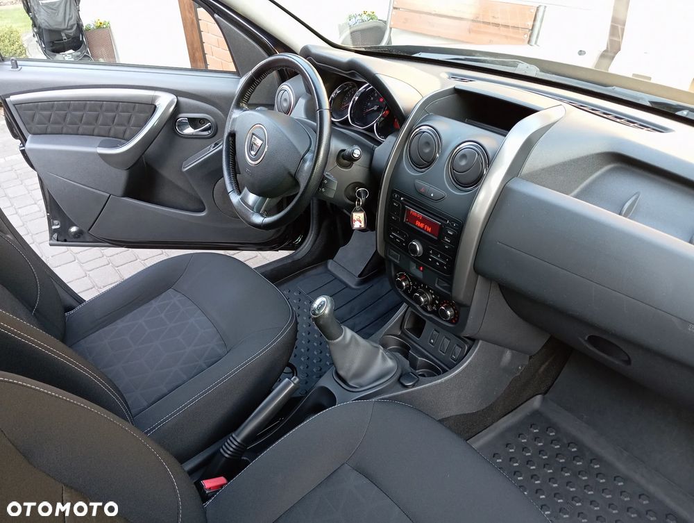 Dacia Duster 1.6 SCe Laureate S&S - 28