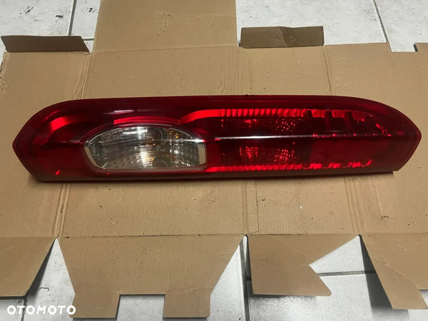 LAMPA TYŁ TYLNA OPEL VIVARO RENAULT TRAFIC 0021