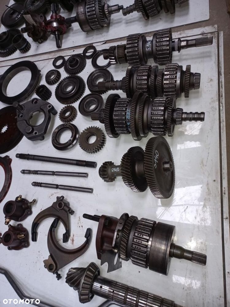 Case 5140 5130 5150 maxum kosz atak silnik zwolnice sterownik 1964762C2.1341161C2,1341098C1,1345850C1, 1345851C1,PIASTA,koło ataku,wałek,kosz rewersu,napędu,półbiegów,wom ,rozdzielacz,licznik,podnośnik,zawór,1995153C1,1995143C1,1346372C,1995262C1,A186746,144299A3,86Z,73Z,134585C2,1995393C2,19955383C2,A188035,115463A1.Case kosz sprzęgłowy biegów,wałek skrzyni 1995393C1,1995393C2,113557A1,1995208C1,5120,5140,5250,mx 90c,mx120,mx135,maccormick MTX,Maxxum wałek rewersu,półbiegów,napędu,koło zębate,przesówka,synchronizator. - 7