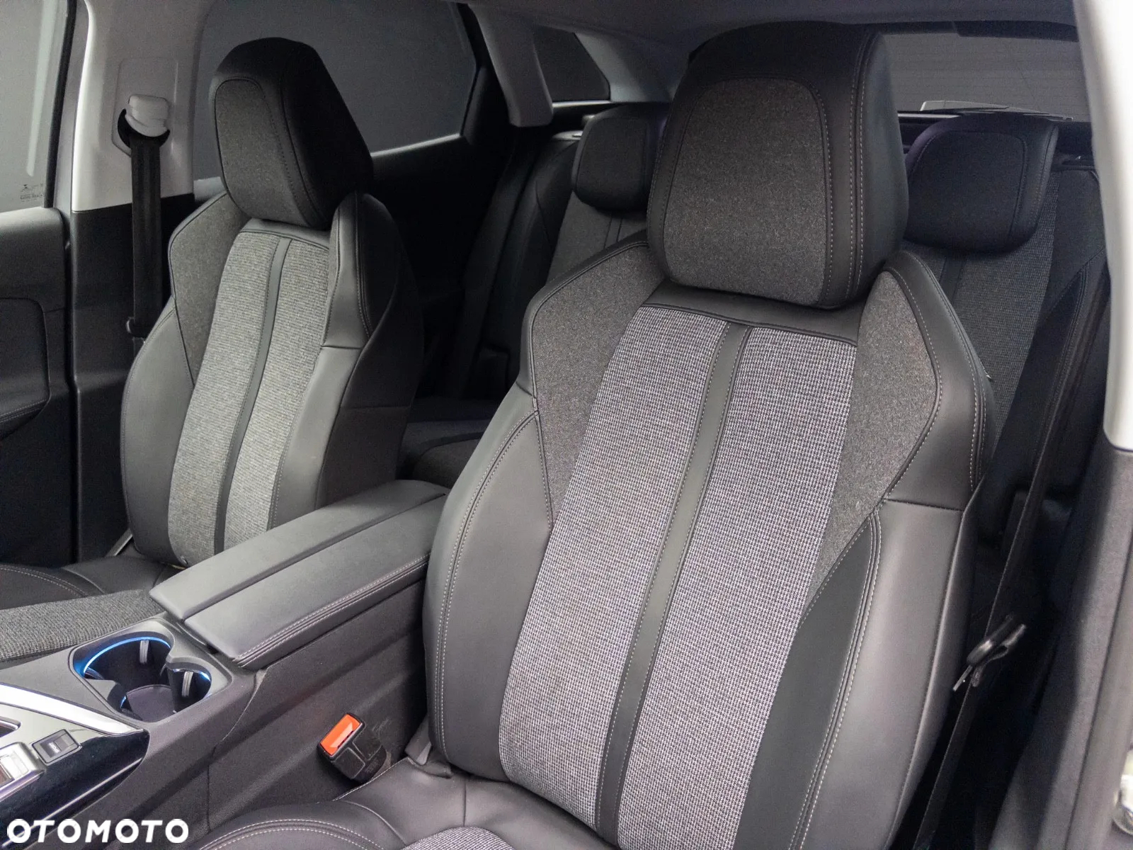 Peugeot 3008 1.2 PureTech GPF Allure S&S EAT8 - 6