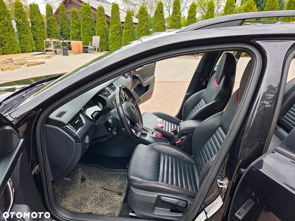Skoda Octavia 2.0 TDI DSG RS - 7