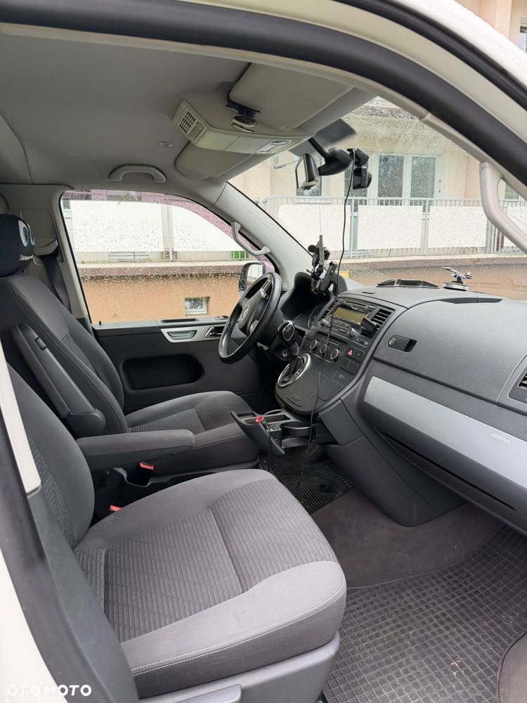 Volkswagen Multivan - 11