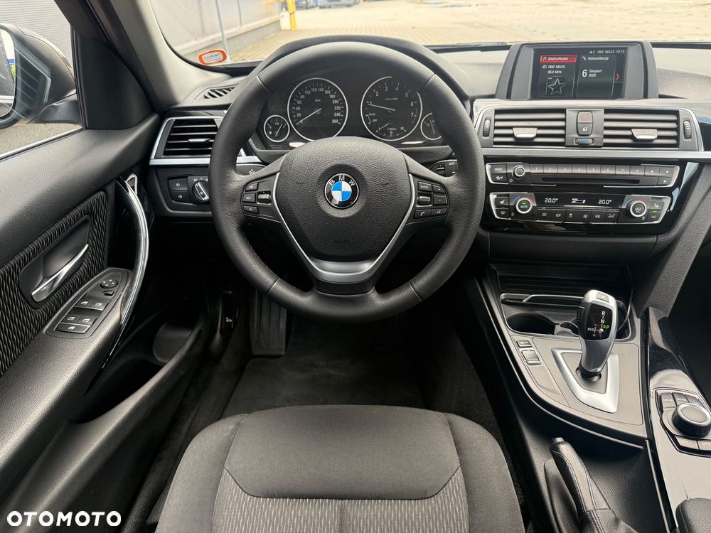 BMW Seria 3 320i Advantage - 7