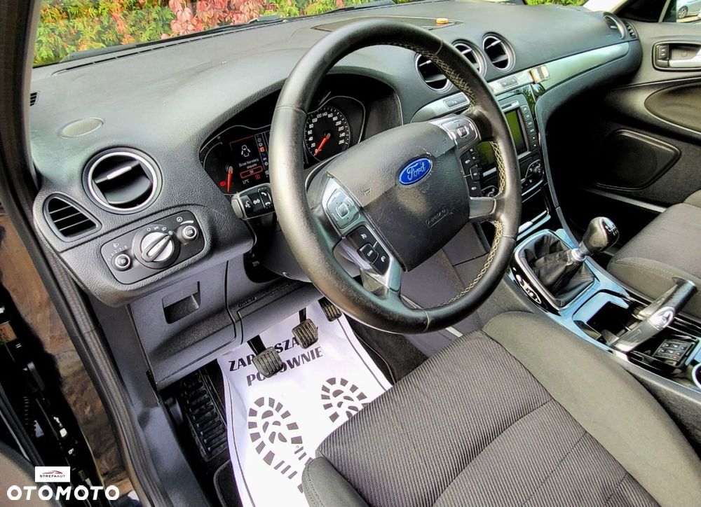 Ford S-Max - 17