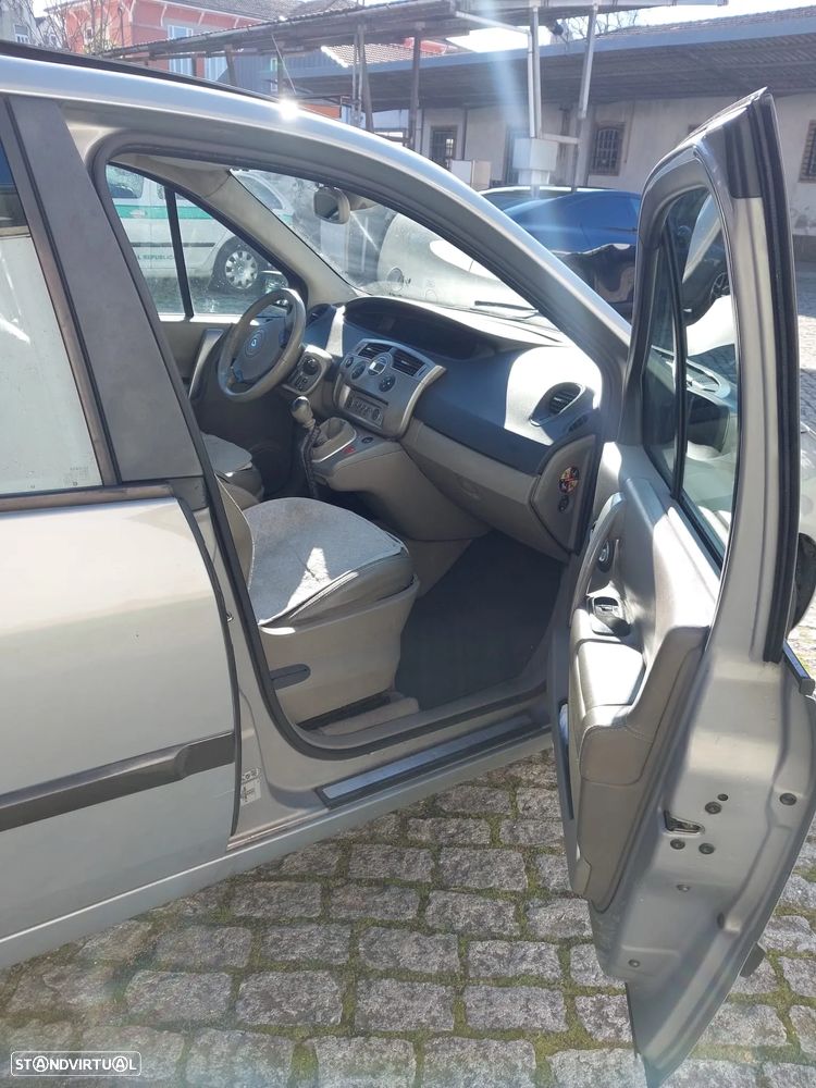 Renault Scénic 1.9 dCi L. Privilége - 7