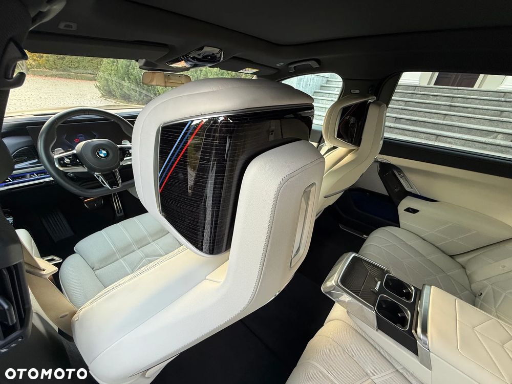 BMW Seria 7 - 29